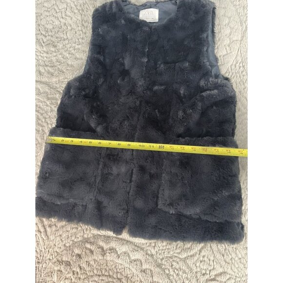 Zara Outerwear Collection Blue Faux Fur Girls Kids Vest 13/14 NWOT - Picture 7 of 8